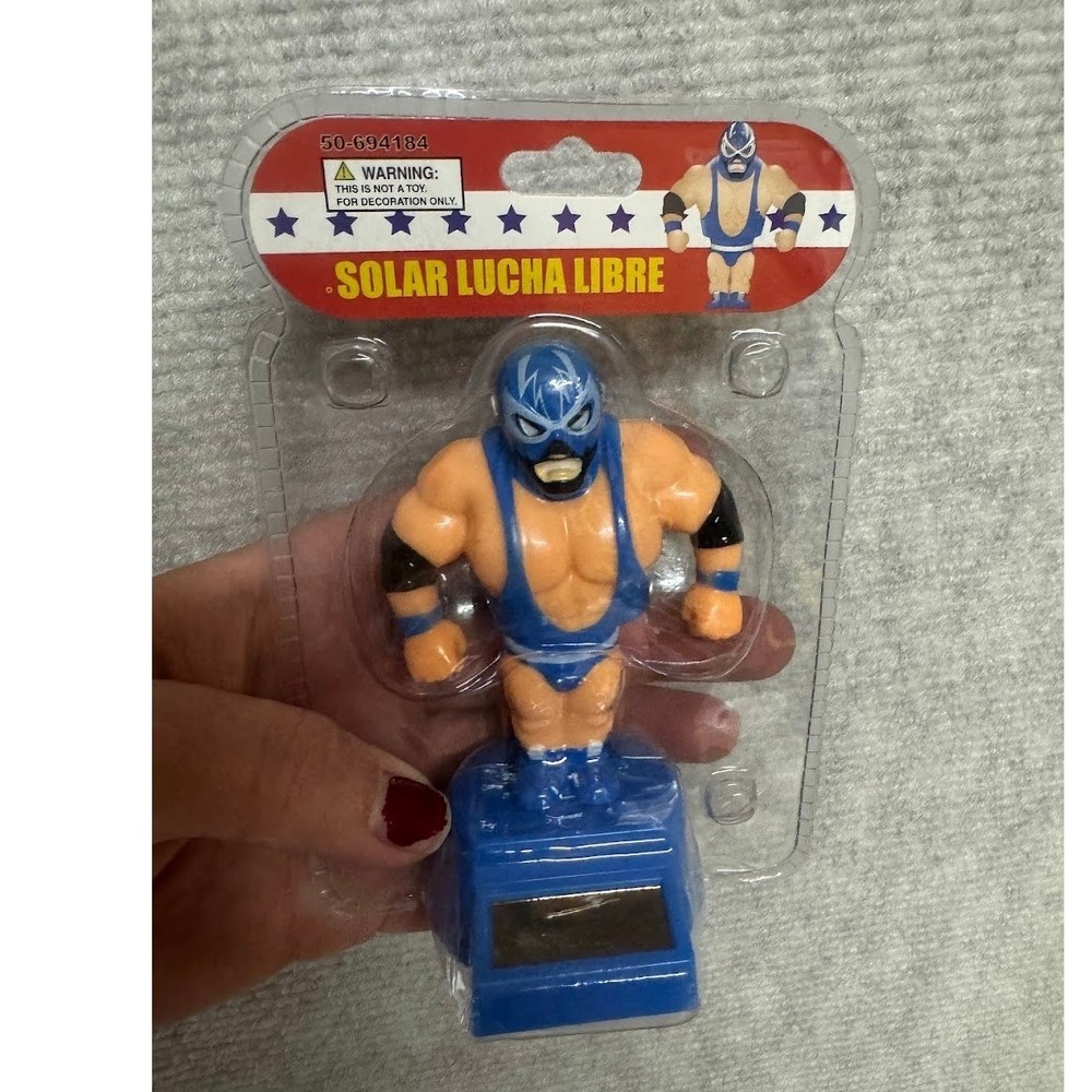 NEW  Solar Powered Lucha Libre Wrestler Dancing Bobble Head Dancer RARE! Blue!